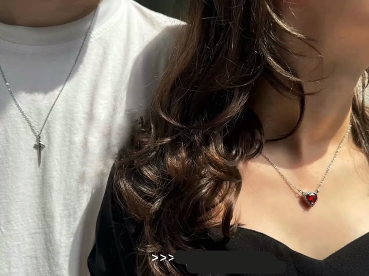 SWORD HEART COUPLE NECKLESS