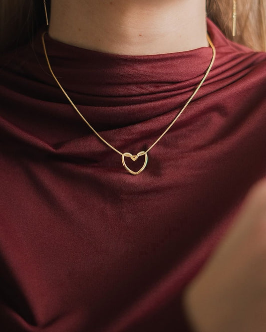 KNOT HEART PENDENT